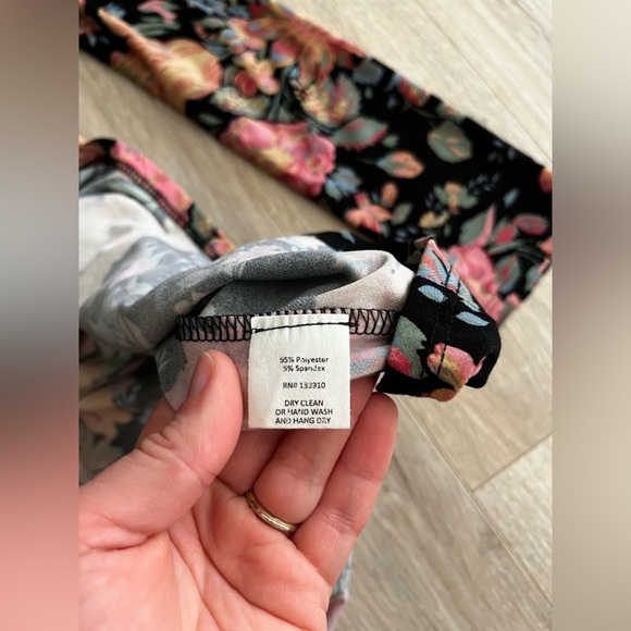 Show Me Your Mumu Women’s Tyler Tunic Dress Black Floral Long Sleeves - Medium - Picture 4 of 6